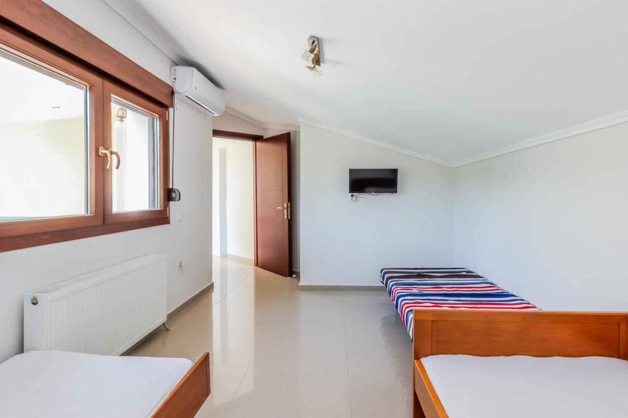 Apartment Acropolis Next To Center *